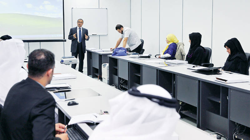 الأخطاء اللغوية الشائعة في دورة تدريبية بمركز تريم عمران